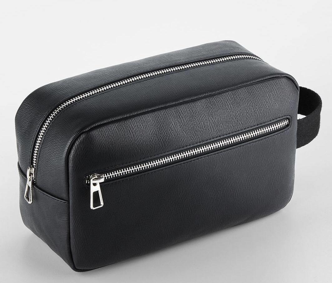 Quadra Tailored Luxe Pu Wash Bag